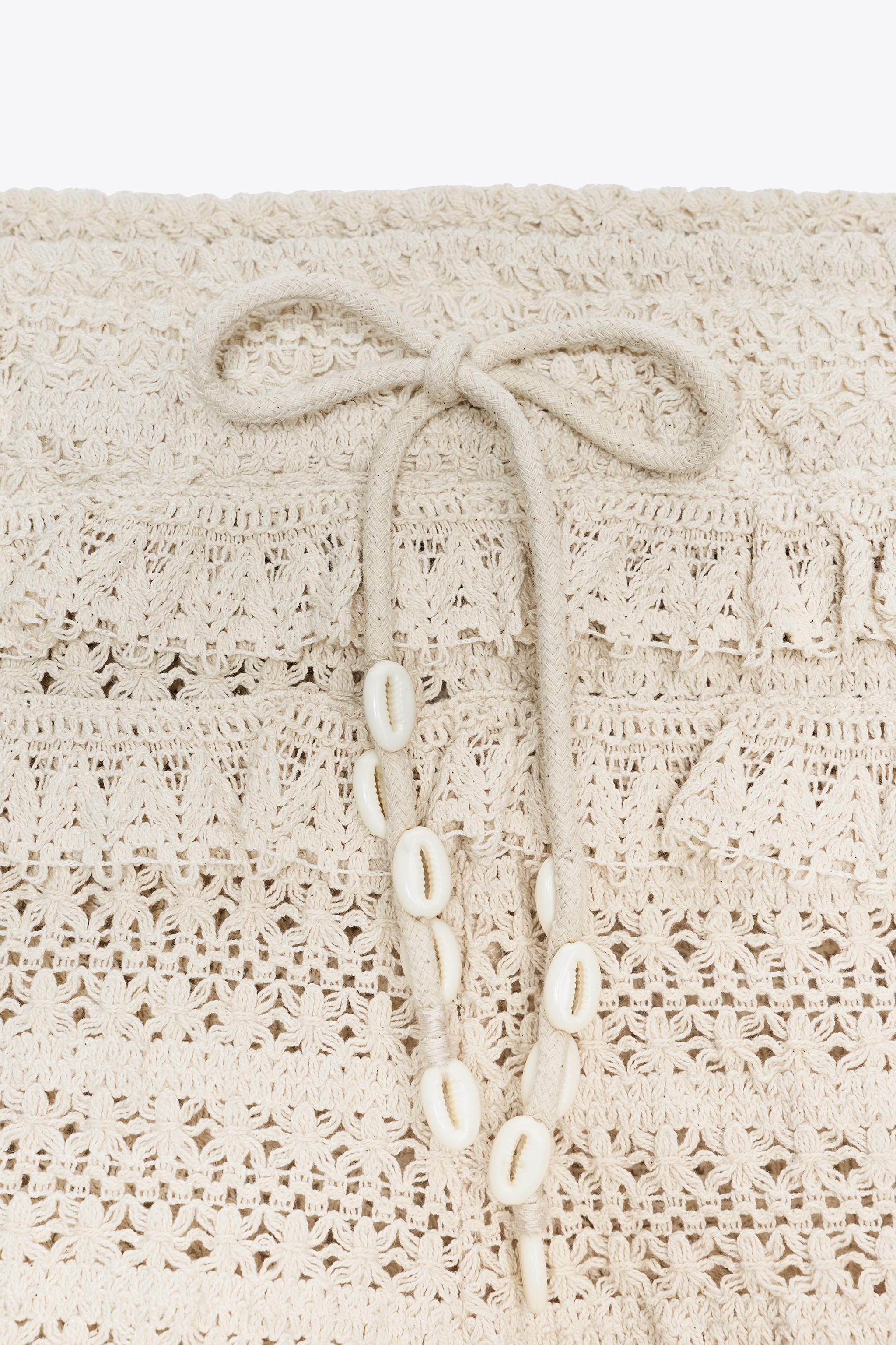 RUFFLED CROCHET SHORTS